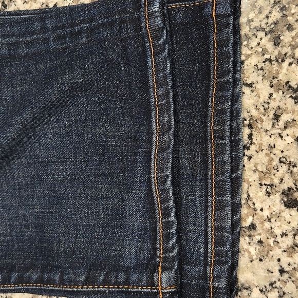 LUCKY BRAND 410 ATHLETIC FIT DARK WASH JEANS. SIZE 38X30. - Picture 8 of 8